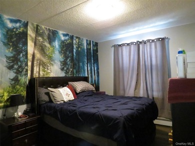 Welcome to the lovely maintained gated Melrose Court Condominium - photo 8