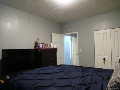 Welcome to the lovely maintained gated Melrose Court Condominium - photo 9