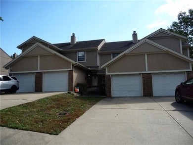 Lakewood Lakes Townhome/Townhouse Sale Pending in Lees Summit Missouri