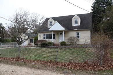 Investor's Special - SOLD *As-Is*. Opportunity Knocks 4 Bedrooms - photo 2