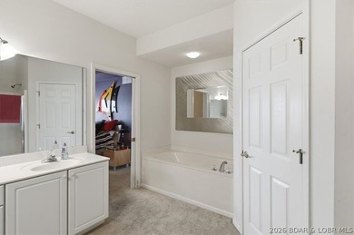 Great opportunity to own a turnkey lakefront condo at the Lake - photo 31