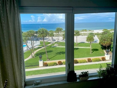 Welcome to a rare opportunity to own a 4th-floor, 2-bedroom - photo 31
