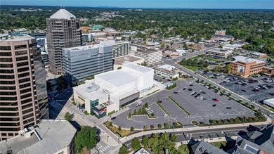 Exceptional three-bedroom condominium in popular Governor's - photo 33