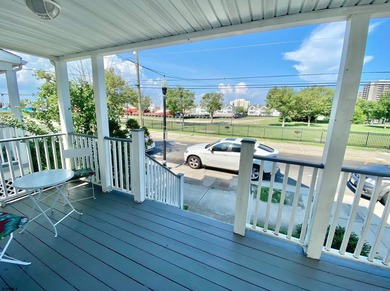 Just in time for summer! This single detached home with water - photo 34