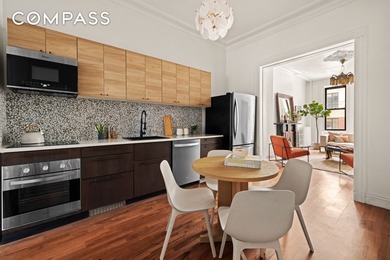 This may be the most unique two-bedroom charmer in Long Island - photo 5