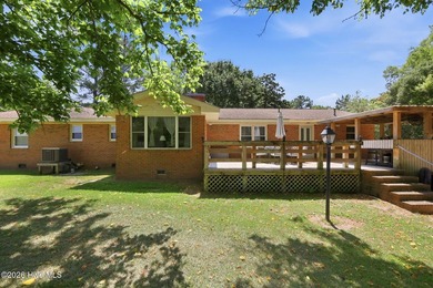 Country living at its best! This well-maintained brick ranch - photo 7