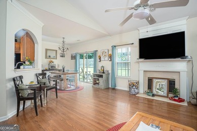 Welcome home to this beautifully maintained 4-bedroom, 2-bath - photo 9