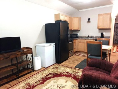 Move in ready! Well maintained 1 bedroom, 1 full bath Tiny Home - photo 4