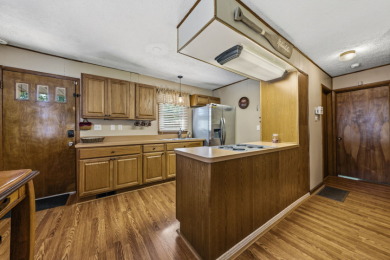 Cozy Waterfront Retreat With U-shaped End Dock - photo 23