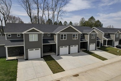 Kanawha River Home For Sale in Winfield West Virginia