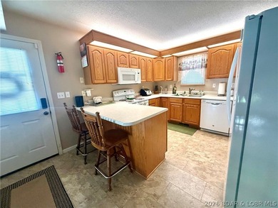 Hidden Gem Lakefront Home at the 3 MM! Nestled in a deep cove - photo 14