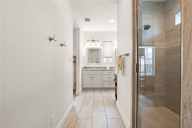 Gorgeous home provides the perfect coastal retreat as an - photo 14