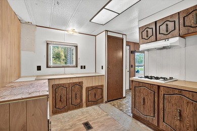 Want a setting with an ideal location close to town and near - photo 14