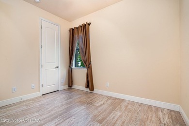 Welcome to this beautifully maintained 3-bdrm, 2-bath home in - photo 14