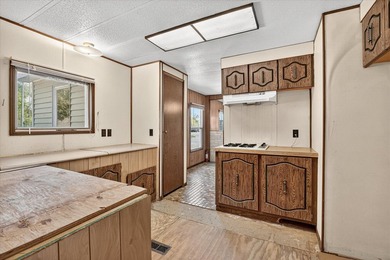 Want a setting with an ideal location close to town and near - photo 16
