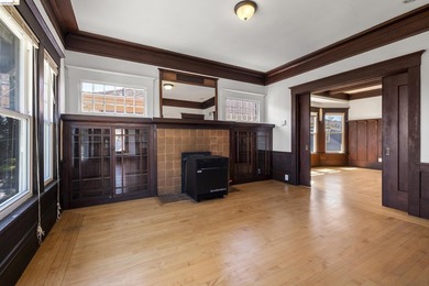 This beautifully preserved 1910 duplex blends timeless character - photo 17
