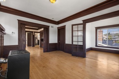 This beautifully preserved 1910 duplex blends timeless character - photo 18