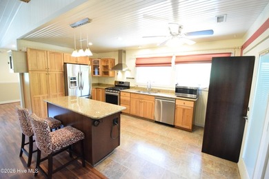 One property with numerous features. This property has two docks - photo 5