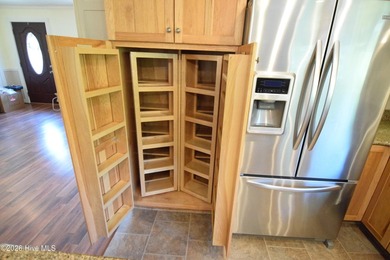 One property with numerous features. This property has two docks - photo 6