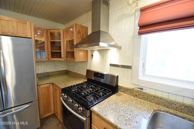 One property with numerous features. This property has two docks - photo 7