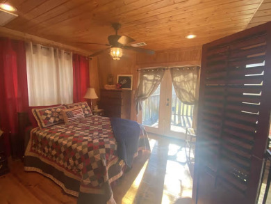 Unique Lakehouse & Creek-Front Retreat - photo 18