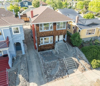 This beautifully preserved 1910 duplex blends timeless character - photo 28