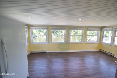 One property with numerous features. This property has two docks - photo 10