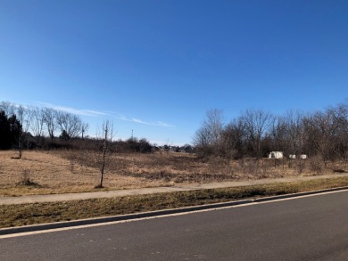 Lake Miltmore Lot For Sale in Grayslake Illinois
