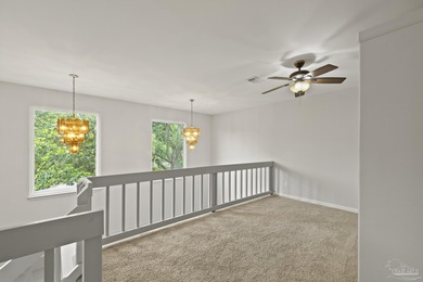 Unique 5 bedroom house in Gulf Breeze Proper. Spacious with open - photo 34