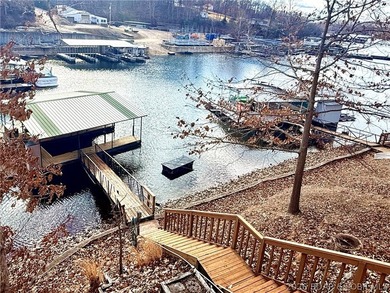 Hidden Gem Lakefront Home at the 3 MM! Nestled in a deep cove - photo 42