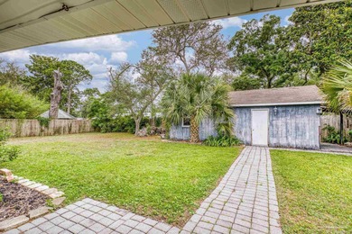Unique 5 bedroom house in Gulf Breeze Proper. Spacious with open - photo 46