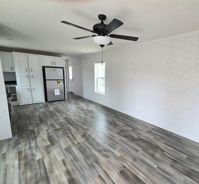 Bright, Beautiful and Brand New!!!! This 2 bedroom, 2 bath - photo 4