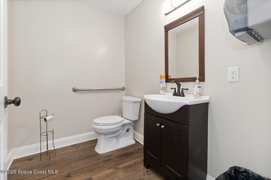 Fully renovated 4,357 SF mixed-use commercial property on 0.61 - photo 21