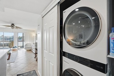 Fully renovated first-floor waterfront condo offering 1 bedroom - photo 16