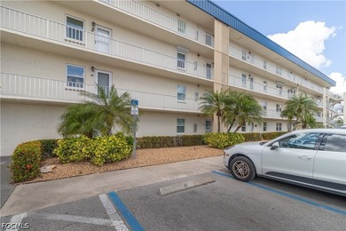 Nicely Updated 2 bedroom, 2 Bathroom Condo. Newer Kitchen - photo 16