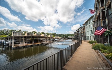 Experience effortless lake living in this turnkey 1-bedroom - photo 19