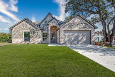 Cedar Creek Lake Home For Sale in Gun Barrel City Texas