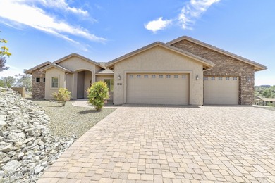 A RARE opportunity to own a single-level spacious property with - photo 1