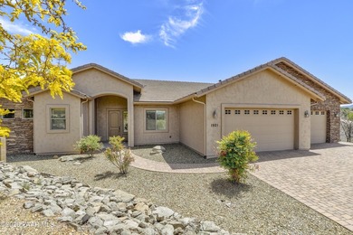 A RARE opportunity to own a single-level spacious property with - photo 3