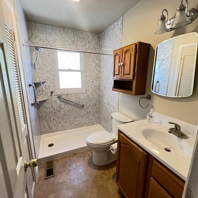 Charming 2-3 bedroom home features an updated kitchen with solid - photo 12