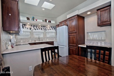 Beautiful 2015 Schult 800 SF Home in Highly Desirable Greenfield