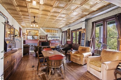 Step back in time with this extraordinary turn-of-the-century - photo 13