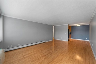 Nestled next to Market Plaza and steps from Bde Maka Ska, 1BR - photo 15