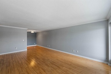 Nestled next to Market Plaza and steps from Bde Maka Ska, 1BR - photo 16
