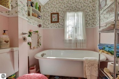 Step back in time with this extraordinary turn-of-the-century - photo 18
