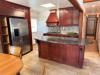 Welcome to this charming starter home offering the perfect blend - photo 19