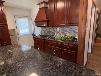 Welcome to this charming starter home offering the perfect blend - photo 23