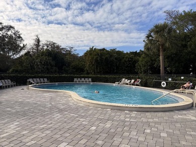 Corner, 2nd floor, walk up unit with a Balcony overlooking Water - photo 31