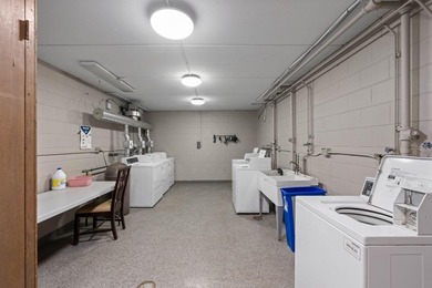 Nestled next to Market Plaza and steps from Bde Maka Ska, 1BR - photo 32