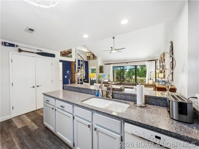 Lake of the Ozarks Living at Its Finest. Breathtaking lake views - photo 35